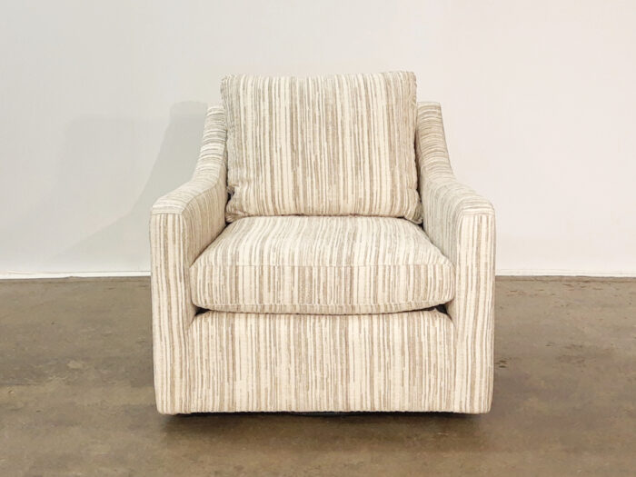 Garda Swivel Chair - Julip Linen