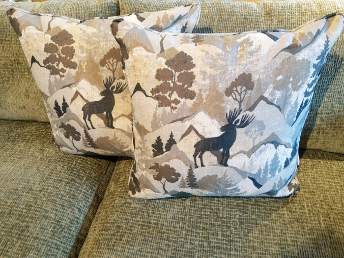 Toss Accent Cushions – Elk