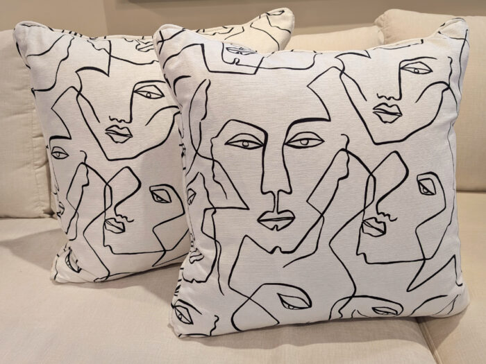 Toss Accent Cushions – Artistic Faces