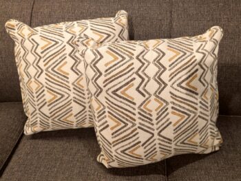 Toss Accent Pillows – D' Lines